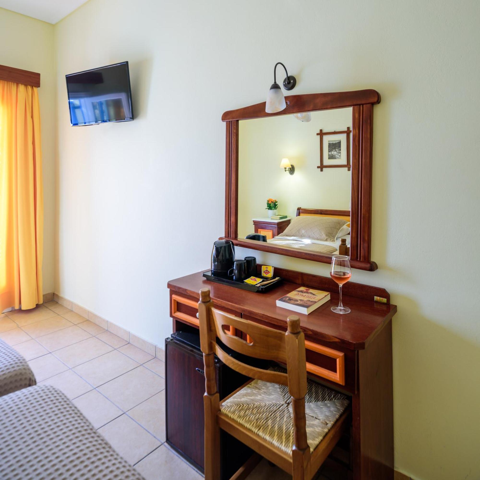 Karidis Hotel Kamári Kültér fotó